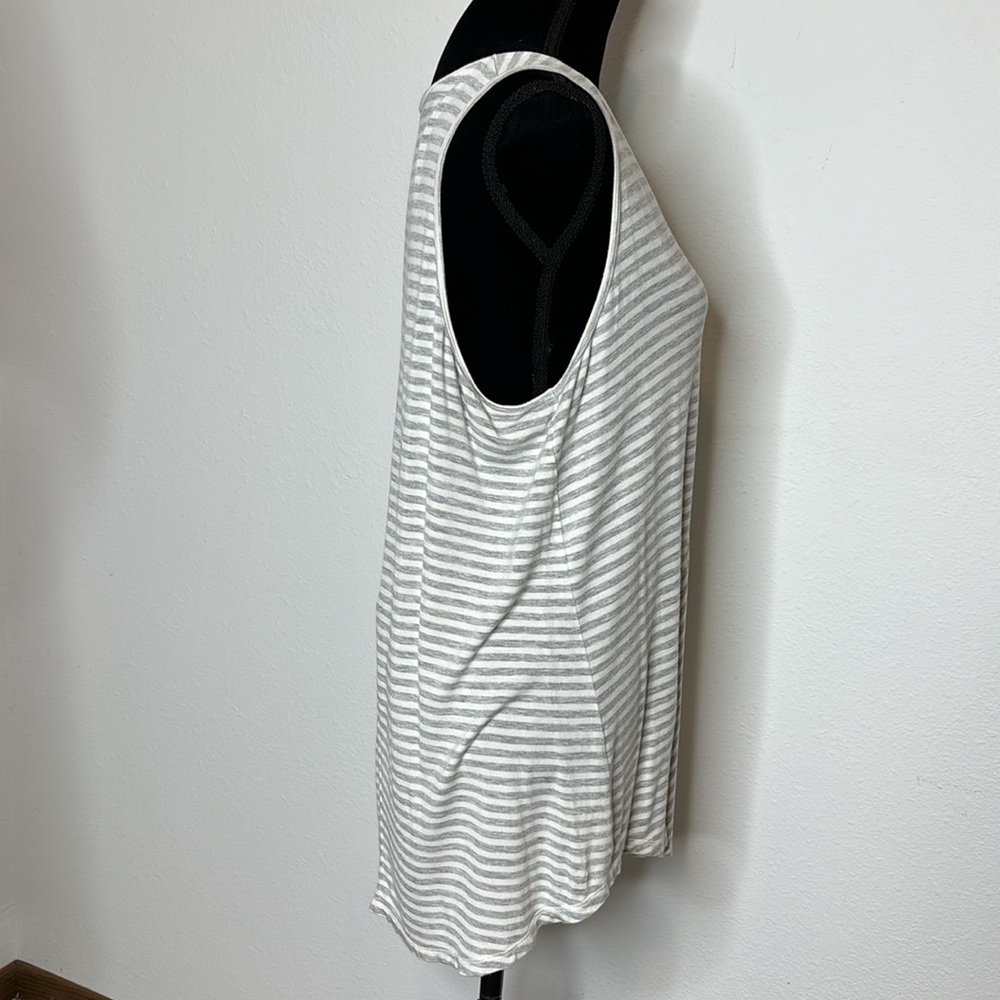 Maurices 24/7 Size Xl Gray And White Striped Tank… - image 3